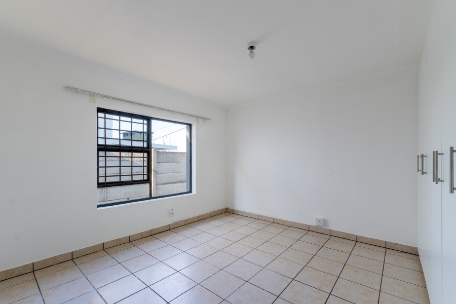 To Let 3 Bedroom Property for Rent in Levallia Western Cape